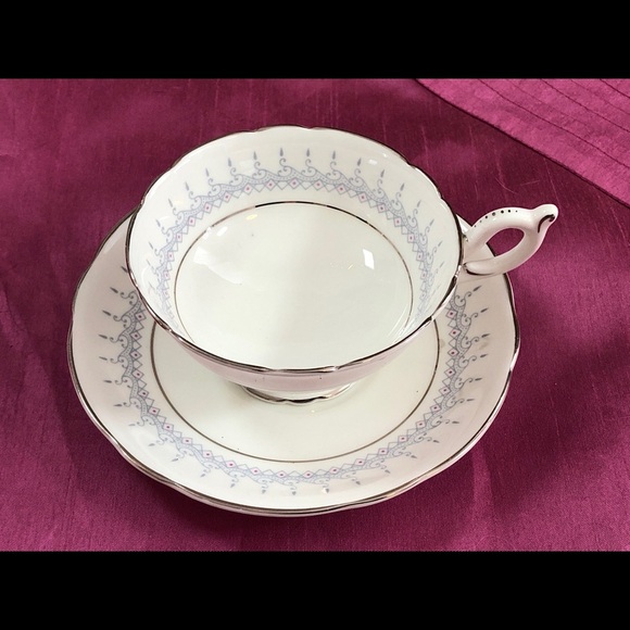 Coalport “Avon” Bone China Widemouth Teacups & Saucers - England - Picture 9 of 11